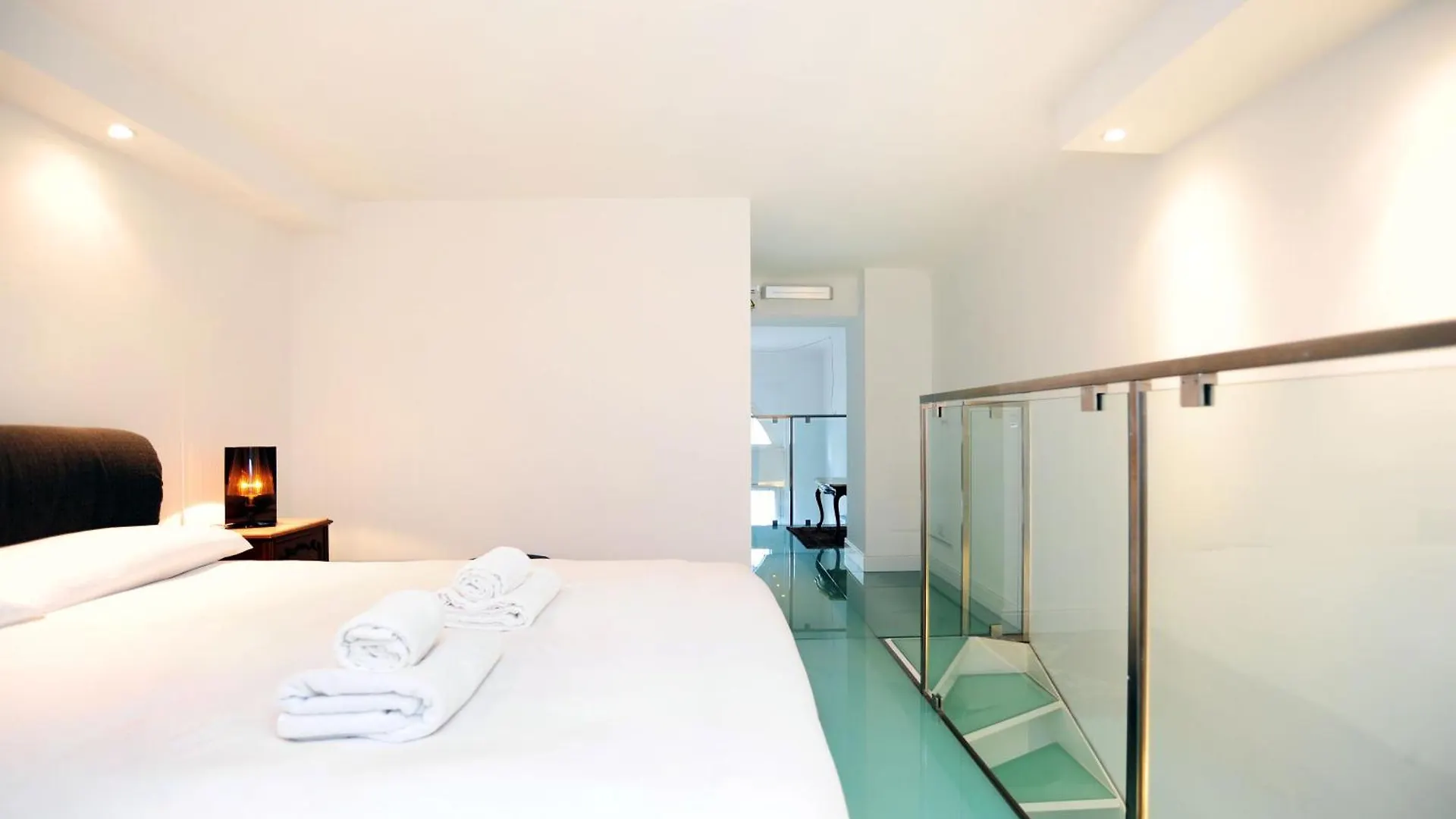 Giovio Duplex Apartment Milan