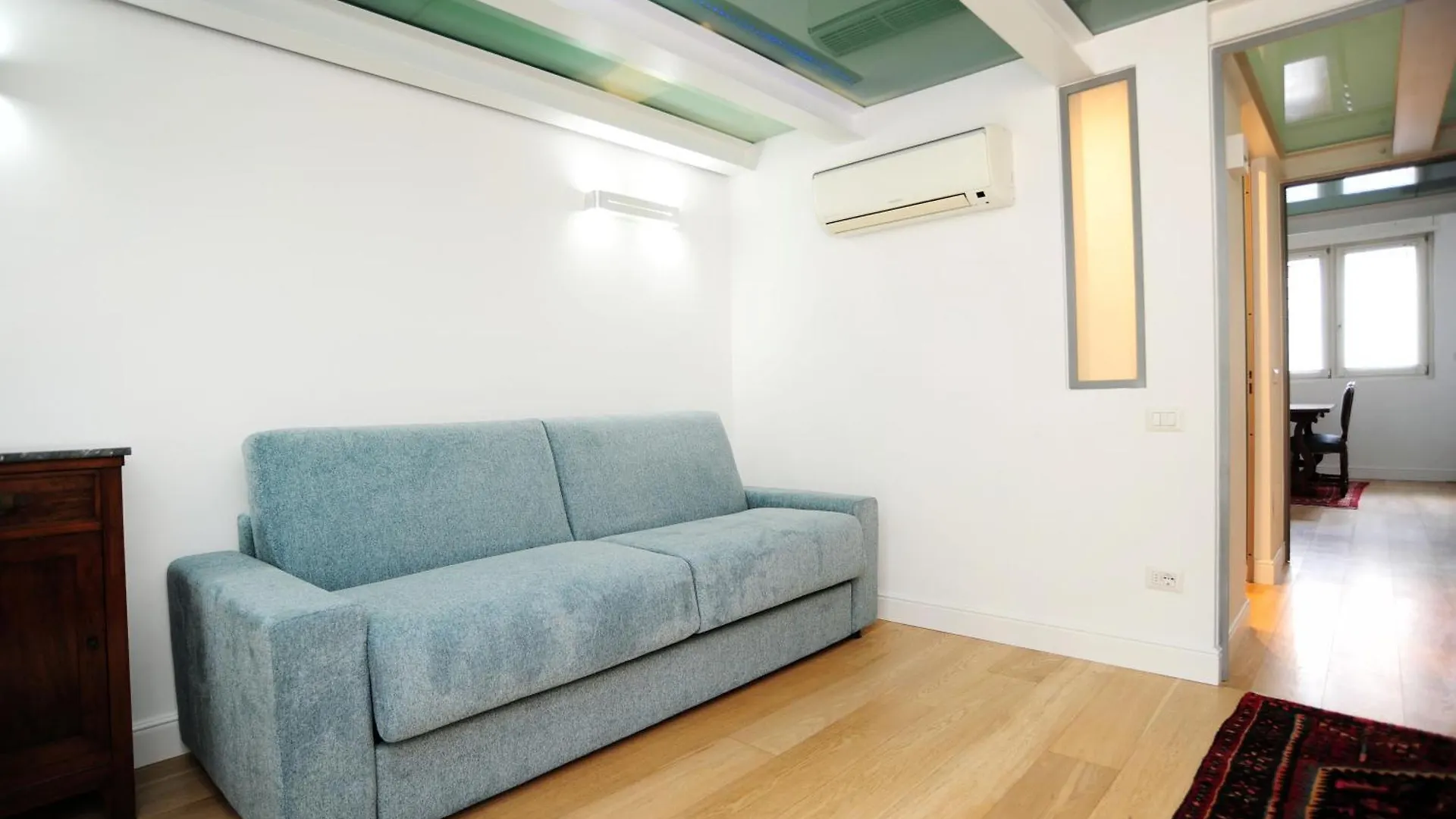 Giovio Duplex Apartment Milan