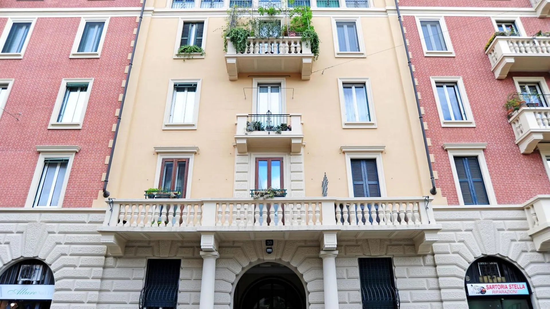 Giovio Duplex Apartment Milan Italy