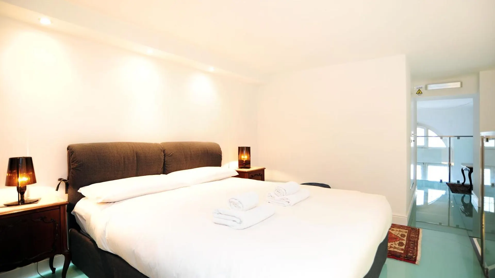Giovio Duplex Apartment Milan