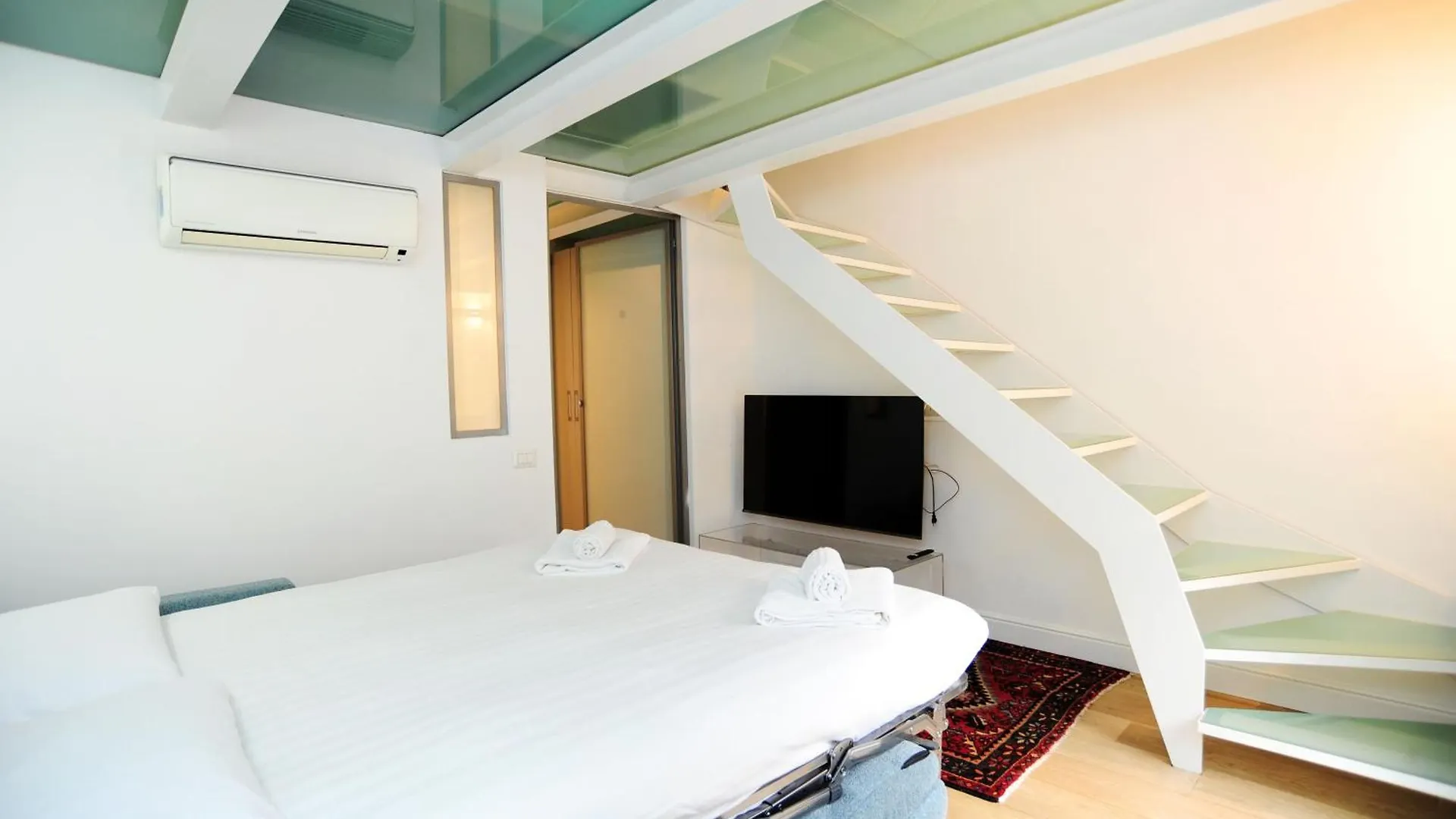 Giovio Duplex Apartment Milan