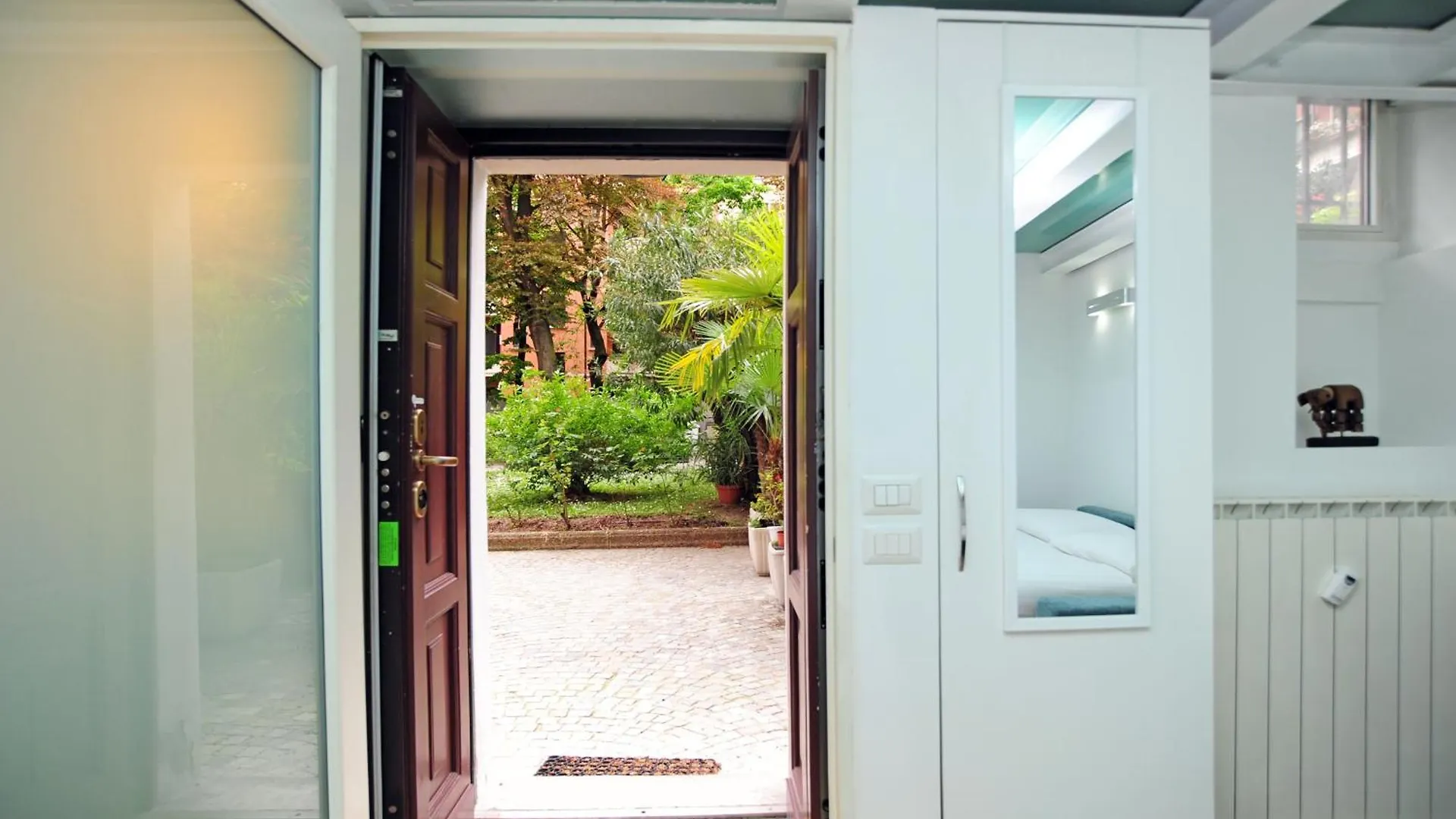 Giovio Duplex Apartment Milan